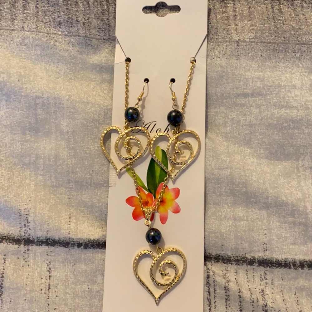 Sets earrings and necklace 🌺